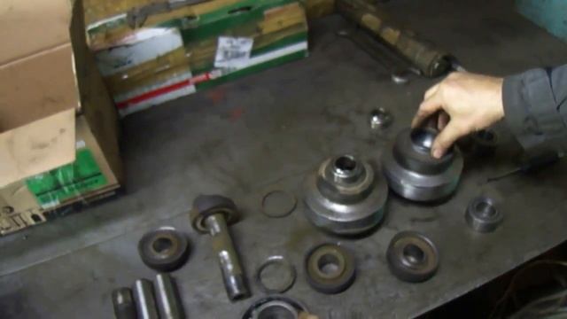 Опорный каток миниэкскаватора