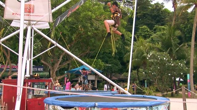 Megabounce at MegaZip Adventure Park - Sentosa Island, Singapore смотреть онлайн