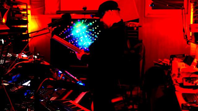 SYNTH JAM - NOVATION MiniNOVA | ARTURIA Prophet V | ALESIS SR-16 | BOOTLEGGER Guitar смотреть онлайн