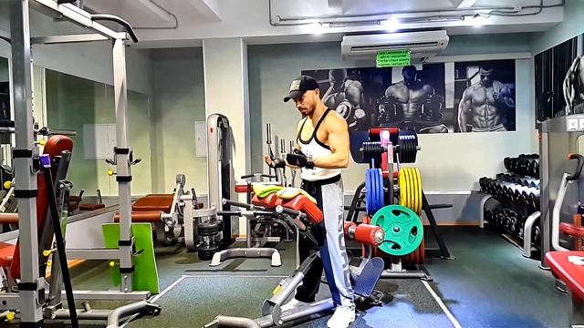 Варианты в гиперэкстензии 2 смотреть онлайн