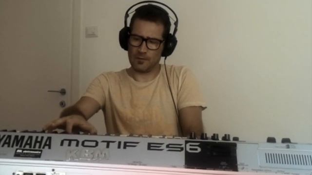YAMAHA PSR-4500 - DEMO SONG - MOTIF ES6 SYNTH - P90 PIANO смотреть онлайн