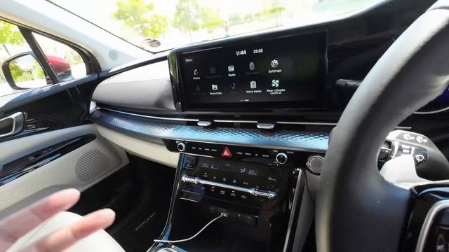 YOU WONT BELIEVE THIS IS A KIA! - BEST FAMILY VAN CURRENTLY ON SALE. смотреть онлайн