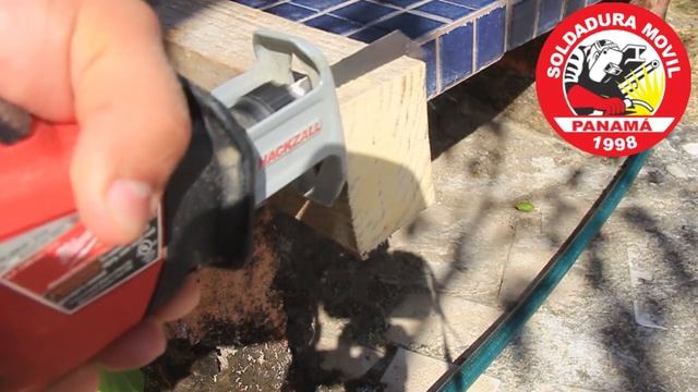 MINI SIERRA RECIPROCA MILWAUKEE 2420-20 DE 12V