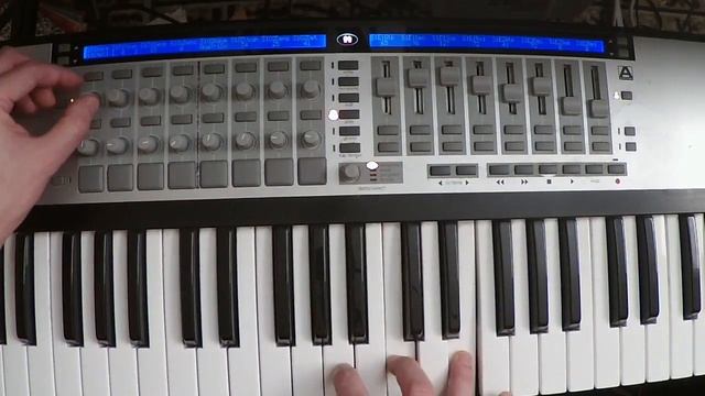 Circuit Synth Demo using Remote SL Automap // Novation Circuit Demo смотреть онлайн