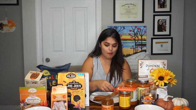 TRADER JOE'S PUMPKIN SPICE TASTE TEST смотреть онлайн