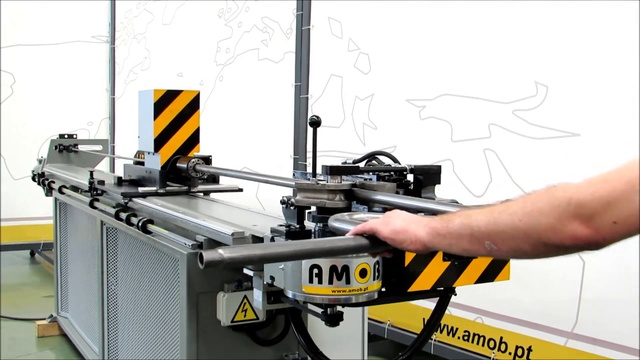 Полуавтоматический дорновый трубогибочный станок (трубогиб) MDH 35 CN2 смотреть онлайн