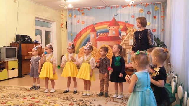 Средняя группа. Песня с колокольчиками смотреть онлайн