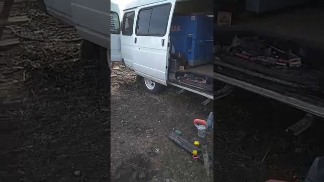Одновременная работа двумя отбойными молотками МОП3 от мобильного профессионального компрессора смотреть онлайн