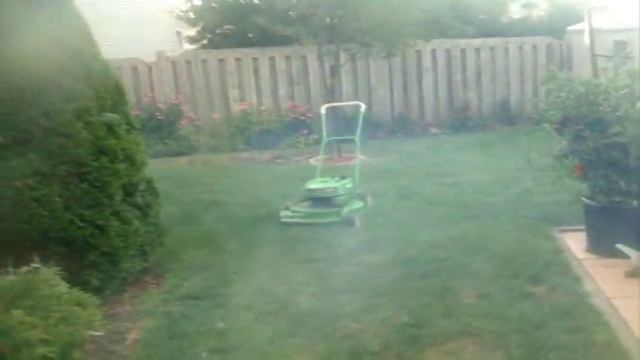Lawnboy 5247 and Vintage Black & Decker 8209 Trimmer in Action смотреть онлайн