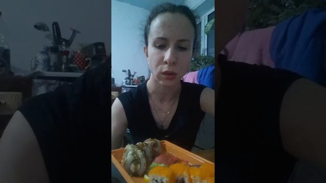 Мукбанг: роллы Mybox. Рассказываю грустную историю смотреть онлайн