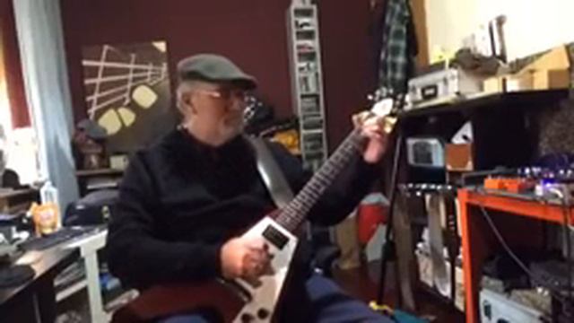 Gibson flying V Happy New year смотреть онлайн