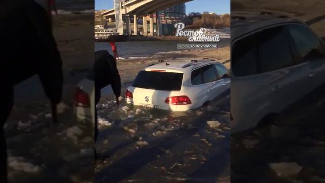 Машина увязла в песке на левом берегу Дона 23.11.2019 Ростов-на-Дону Главный смотреть онлайн