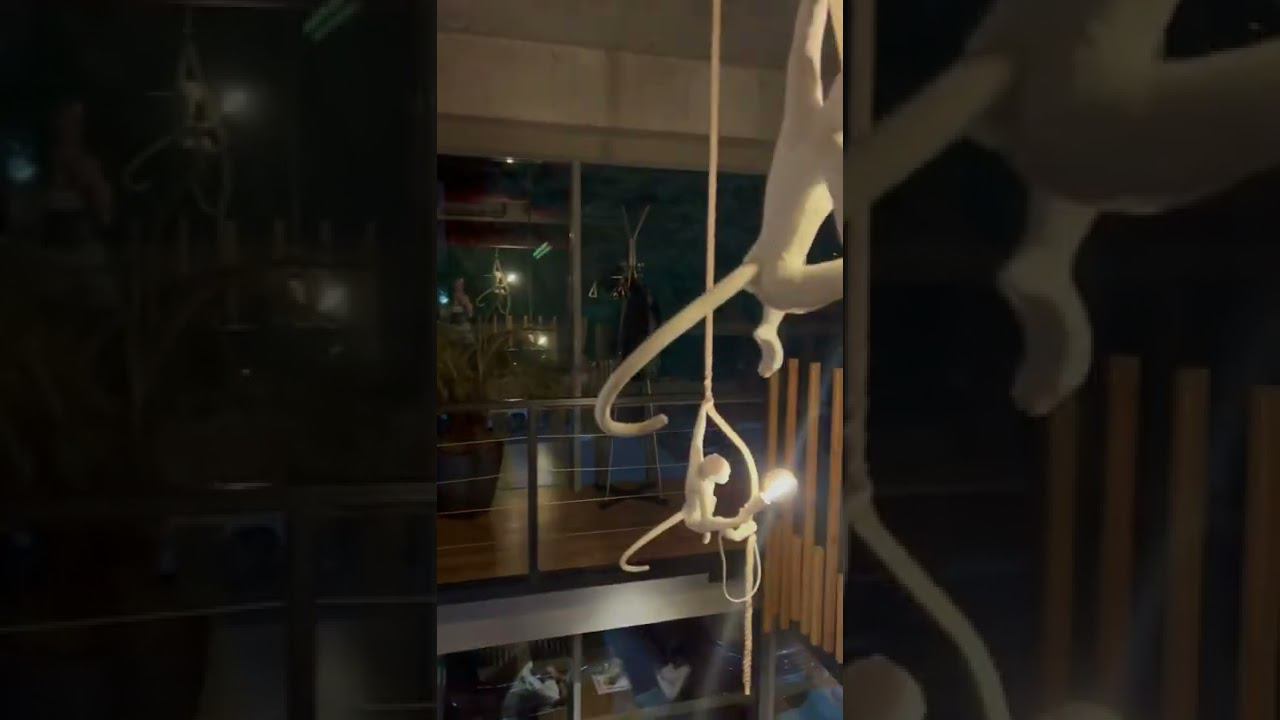 Julia Milows - umbrella (Rihanna cover) смотреть онлайн