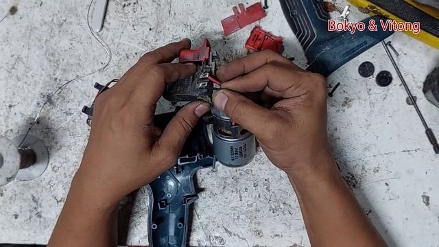 Bosch Cordless GSB 180 Li carbon brush and Dc Motor replacement смотреть онлайн
