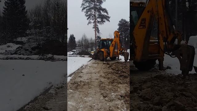 Аренда экскаватора-погрузчика с гидромолотом в СТК МИЛСТРОЙ смотреть онлайн