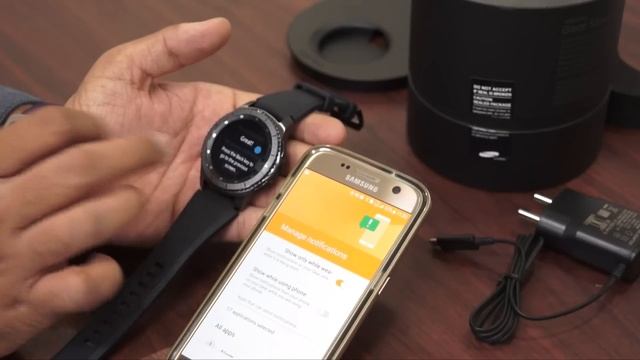 Hindi - Samsung Gear S3 Frontier Smartwatch Unboxing & Features First Look - PhoneRadar смотреть онлайн