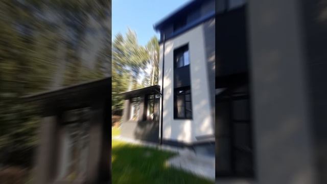 Фасад для дома из красного кирпича с утеплением 100 мм. Облицовка - бесшовные панели NICHIHA FUGE смотреть онлайн