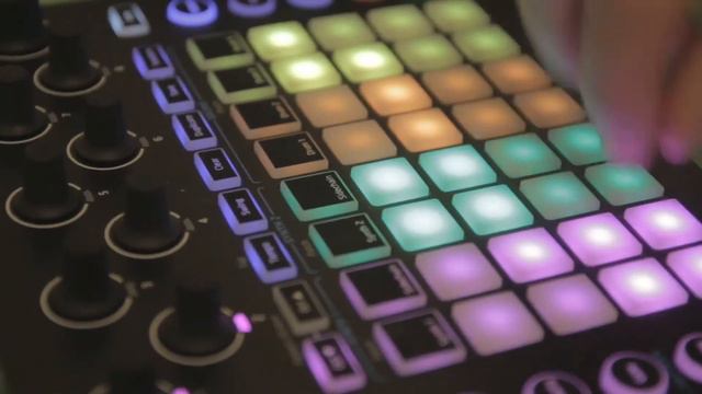 October 2019 circuit sessionwith 80's pack смотреть онлайн