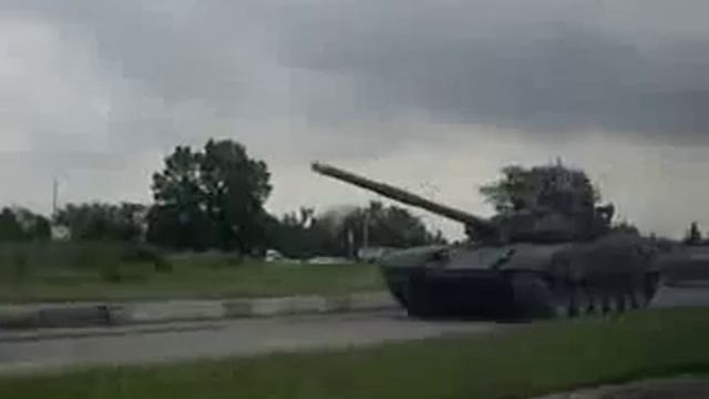 N. Ossetia, near Rocki tonnel. Russian column moving to S.Ossetia 08.08.08 смотреть онлайн