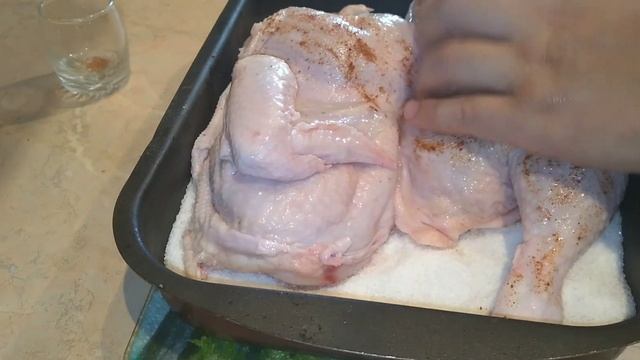 Курица на килограмм соли в духовке. смотреть онлайн
