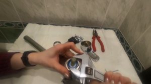 Как снять, разобрать и починить СМЕСИТЕЛЬ?! Опять ЖЕНСКИМИ Руками! Плохо бежит горячая вода!