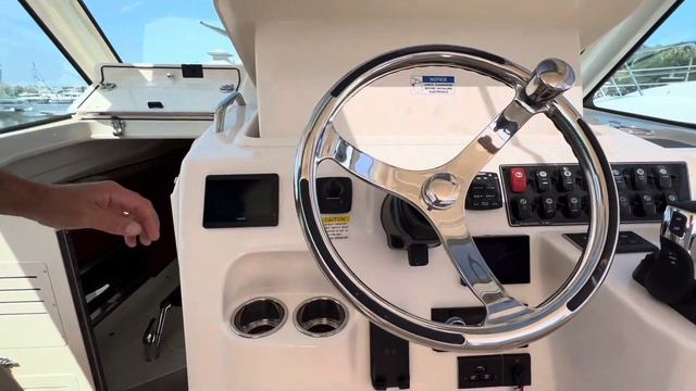 A Fishing Machine | 2024 Grady-White 330 Express смотреть онлайн