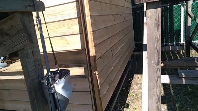 Обшивка имитацией бруса снаружи. Каркасная бытовка. Часть 11 (громкий звук на 1.02!) смотреть онлайн