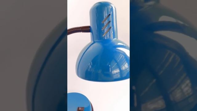 22pd. Лампа настольная на подставке. Цвет голубой смотреть онлайн