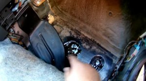 форд фокус 2 , причина мокрого ковролина , как бороться .