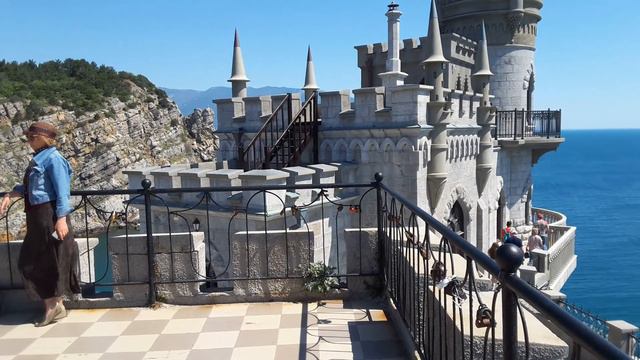 #Ялта Ласточкино гнездо. Фиолетовое море. смотреть онлайн