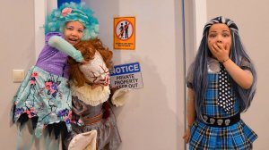 В кого ВЛЮБИЛСЯ ПЕННИВАЙЗ? ОНО старший брат Монстр Хай!