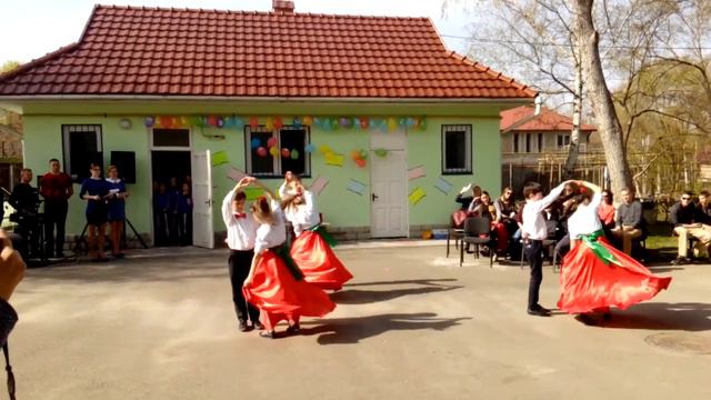 Ansamblul "'Firicel de Busuioc', L.T."Ion Pelivan"' dans lent смотреть онлайн