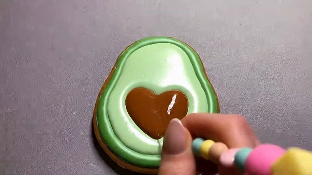 Роспись пряника ко дню Святого Валентина|Пряники авокадо смотреть онлайн