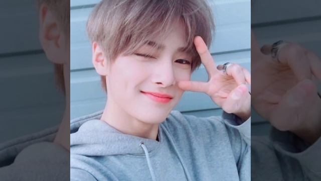 Guess The Kpop Idol from skz? #shorts #kpop #straykids #han #i.n #leeknow смотреть онлайн