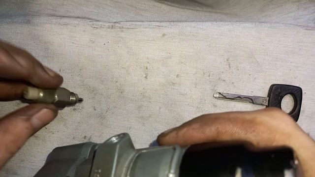 Как снять личинку замка зажигания Мерседес w124 Mercedes w201 смотреть онлайн