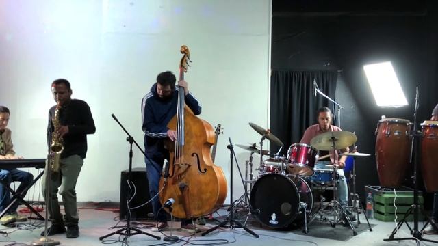 Footprints- Wayne Shorter. The Social Music Ensemble смотреть онлайн