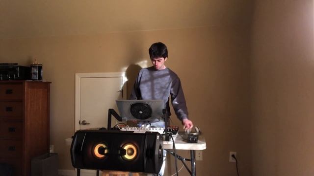 Opening A LG Boombox FJ5 смотреть онлайн
