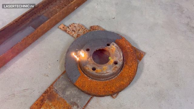 Лазерная очистка металла на аппарате 2000W смотреть онлайн