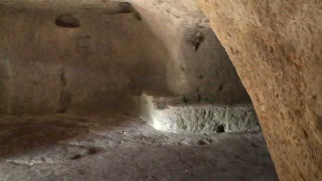 Костадинов скален манастир на Шуменското плато/Shumen Plateau Bulgaria-Kostadinov rock monastery смотреть онлайн