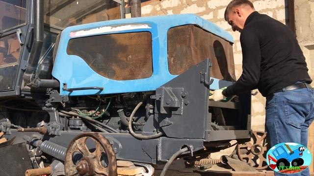Снятие капота трактора АГРОМАШ ТГ-90, для восстановления и окраски смотреть онлайн