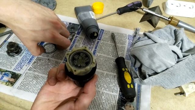 Разборка,смазка и сборка редуктора шуруповерта  Интерскол ДА-10/14,4МЗ