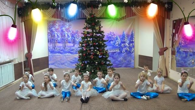 Игра с ускорением. У оленя дом большой. Ритмика для детей смотреть онлайн
