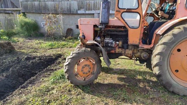 Вспашка целины двухкорпусным плугом ПН-2-30-М на Т-40АП смотреть онлайн