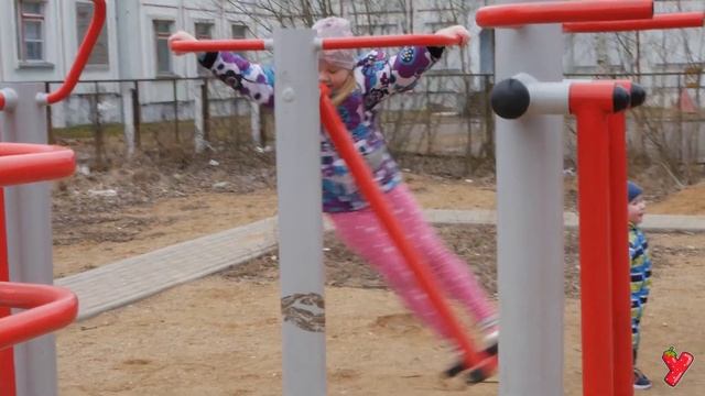 Подписчики в инстаграм управляют моим днём! Чистить зубы кремом?! Дженга из шаурмы! смотреть онлайн