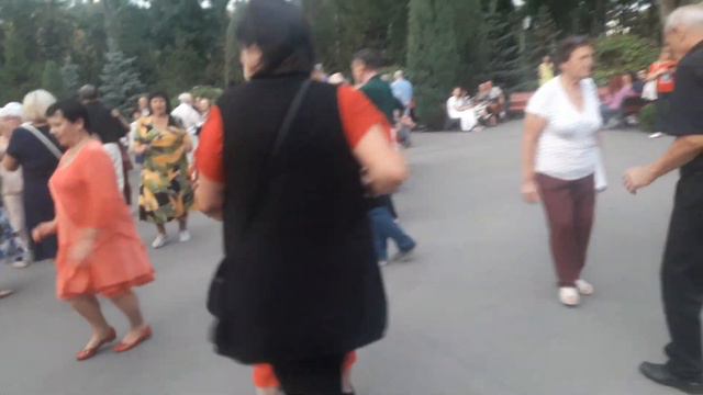Белые туманы!!!💃🌹Танцы в парке Горького!!!💃🌹 Харьков 2021 смотреть онлайн