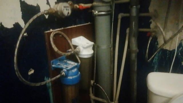 Ремонт в запущенной квартире.Как мы поменяли бойлер,не отключая воду!? Сантехникам,лучше не смотрет смотреть онлайн