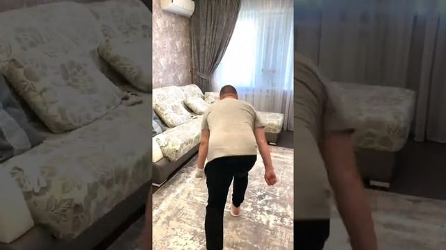 Как моя жена представляет приход гостей ? Ospen4iki #shorts смотреть онлайн