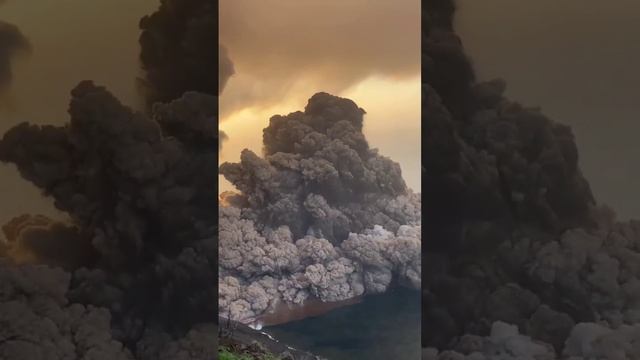 Извержение вулкана Стромболи на Сицилии вызвало волну цунами. смотреть онлайн