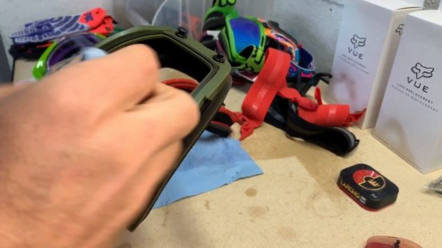 FOX VUE GOGGLE BUILD - HIGH TECH MOTO GOGGLE! смотреть онлайн