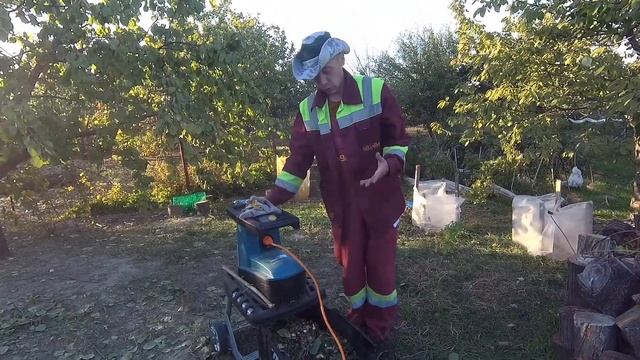 Садовый измельчитель Makita UD2500 2500W смотреть онлайн